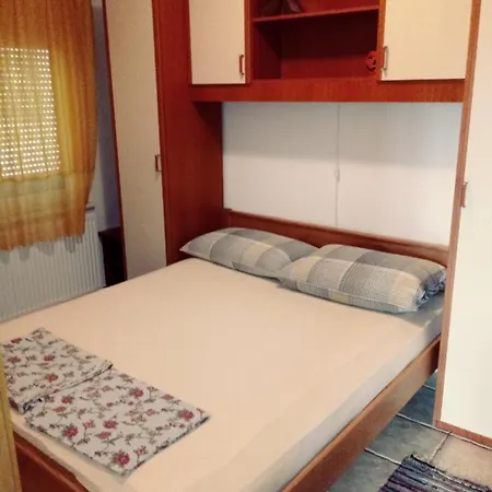 Apartment Kruskovac2 Starigrad Paklenica